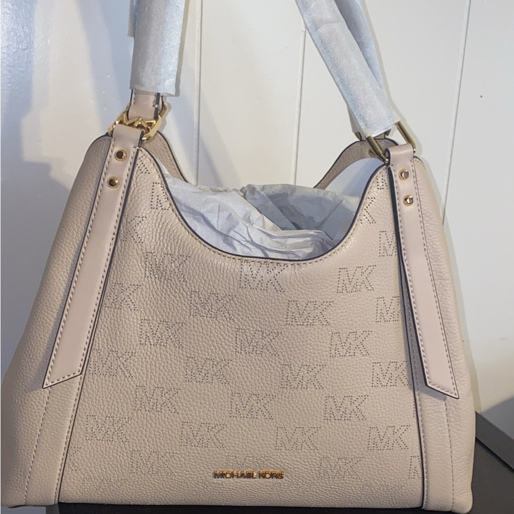 Michael Kors Cream Quilted Shoulder Bag with Gold Hardware